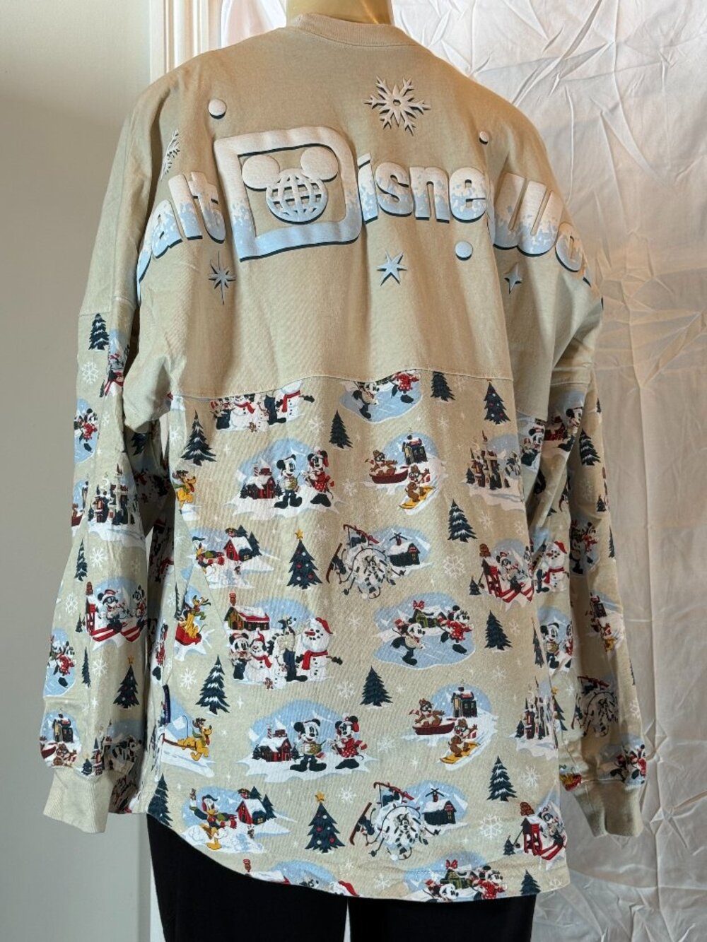Disney WDW grey Christmas Spirit Jersey Adult M